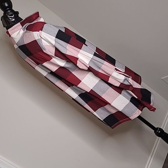 Above and beyond  pL sz checked Asymmetrical hem button front shirt - Picture 3 of 8